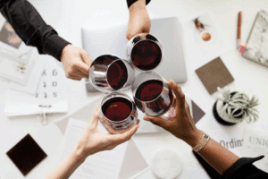 Les avantages de la commande groupée de vin pour les comités d'entreprise